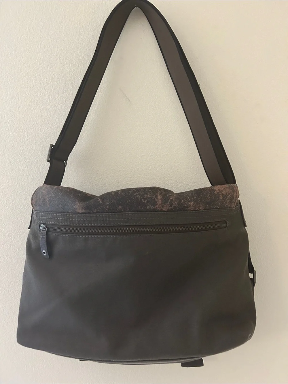 Rare Vintage Lacoste distressed cowhide & canvas men’s Messenger Bag
